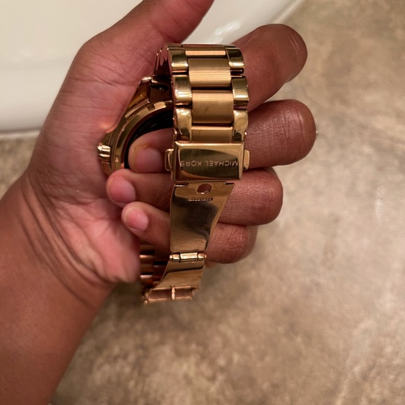 Michael Kors Smart Watch - Picture 3 of 3